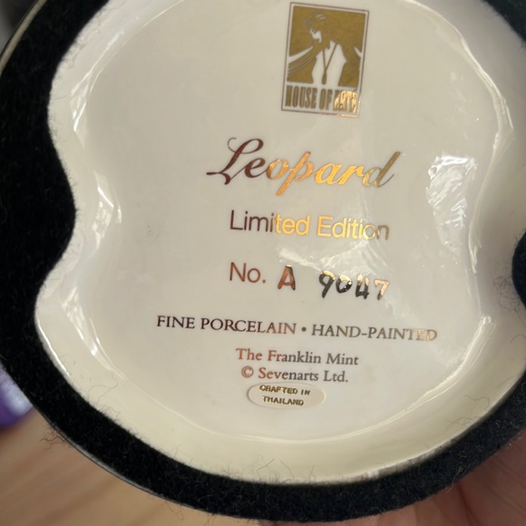 Erte’ Leopard Sculpture Franklin Mint Servenarts. Swarovski Crystals 9 1/2” Tall - Picture 11 of 12